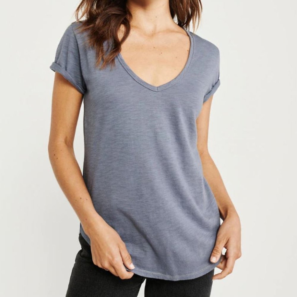 Abercrombie & Fitch V-Neck Tee XS